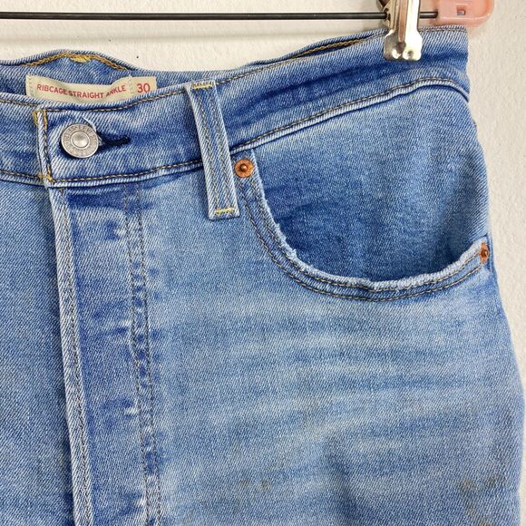 Levi Ribcage Straight Ankle Women Jeans Size 30 Button Front Med Wash Distressed - Picture 4 of 16